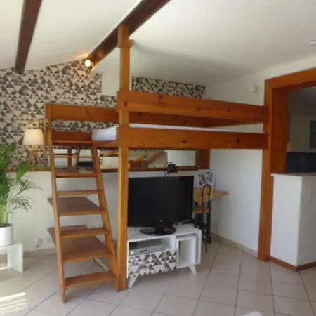 Studio Le Clos Des Mimosas * בורם-לה-מימוזה